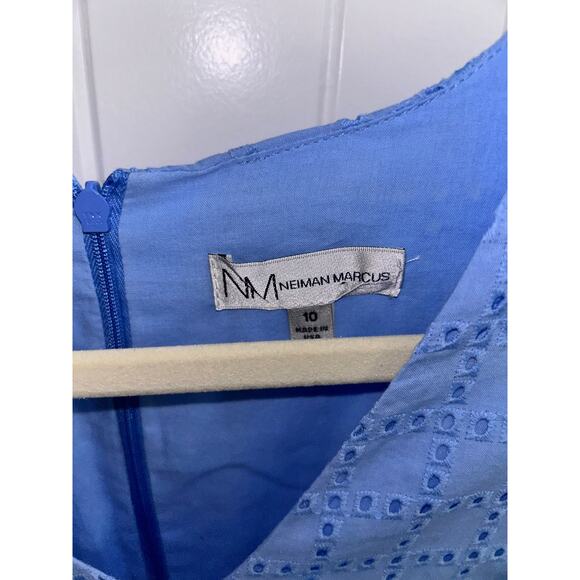 Neiman Marcus Blue Eyelet A-Line Dress Size 10 Lined V-Neck Classic Chic 💙 - Picture 3 of 8